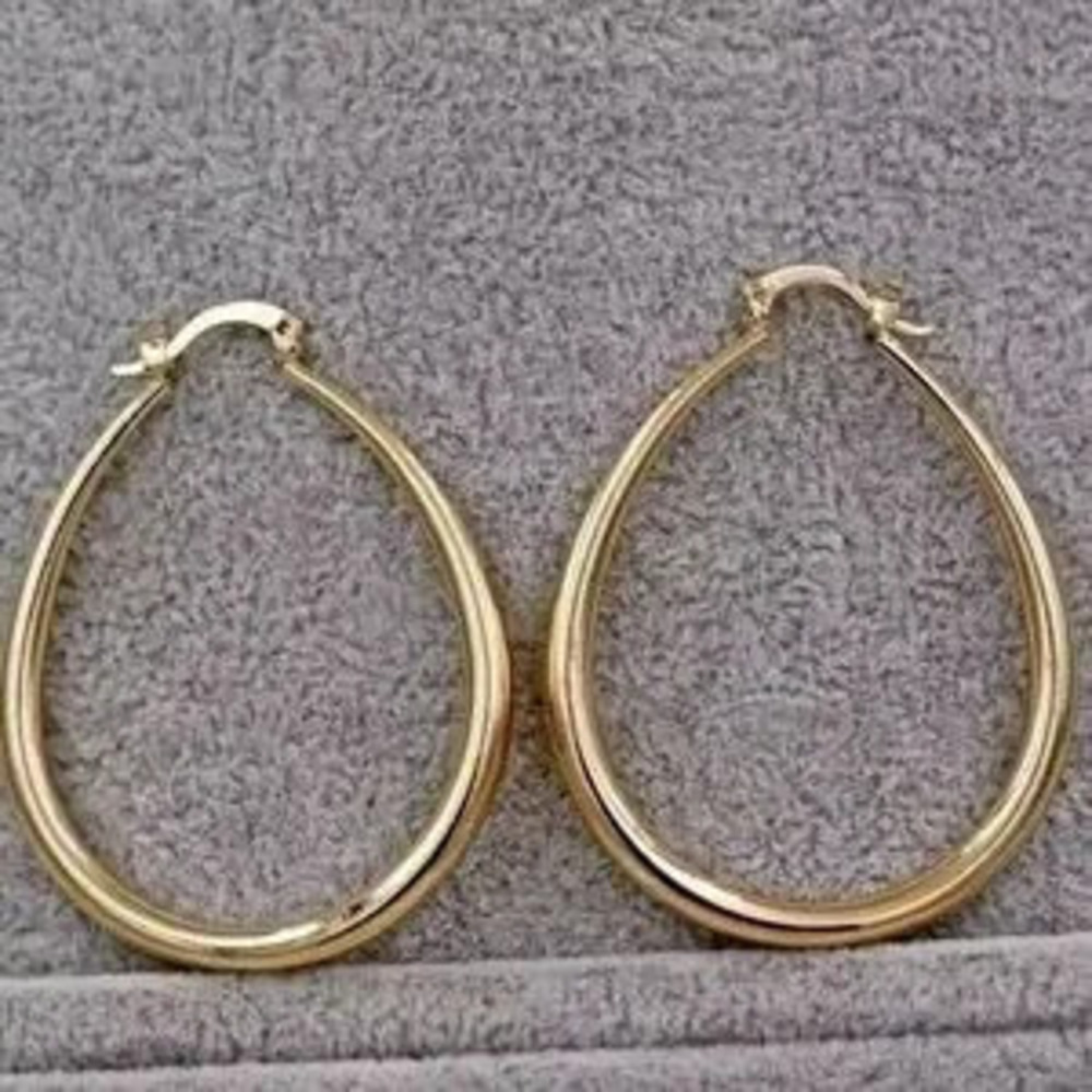 Smooth Gold Oval Hoop Earrings - Picture 5 of 5